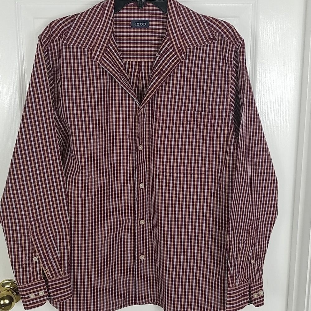 IZOD, Red plaid long sleeve button up shirt. Sz M